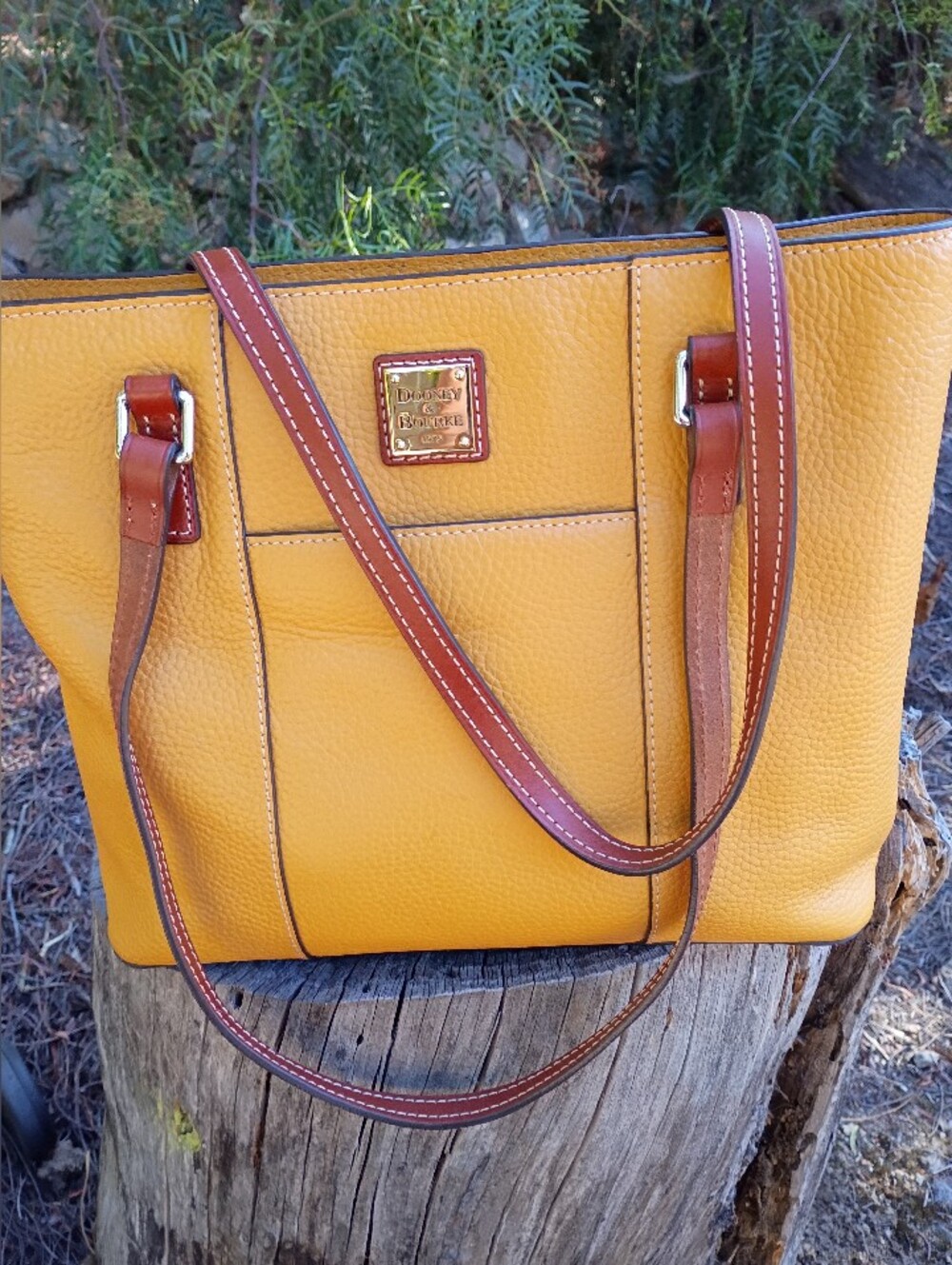 Dooney And Bourke Small Lexington - Picture 2 of 10